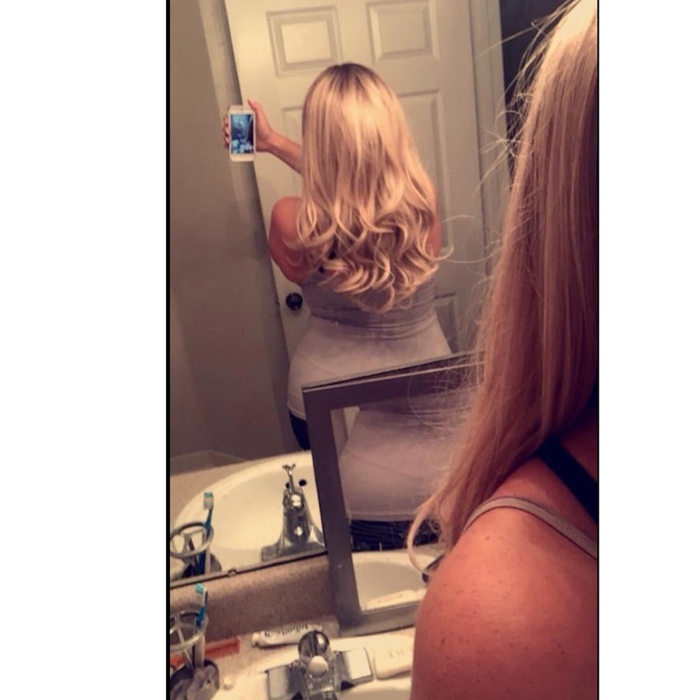Ash Blonde Ombré High Density Heat Resistant Wig - Picture 10 of 11